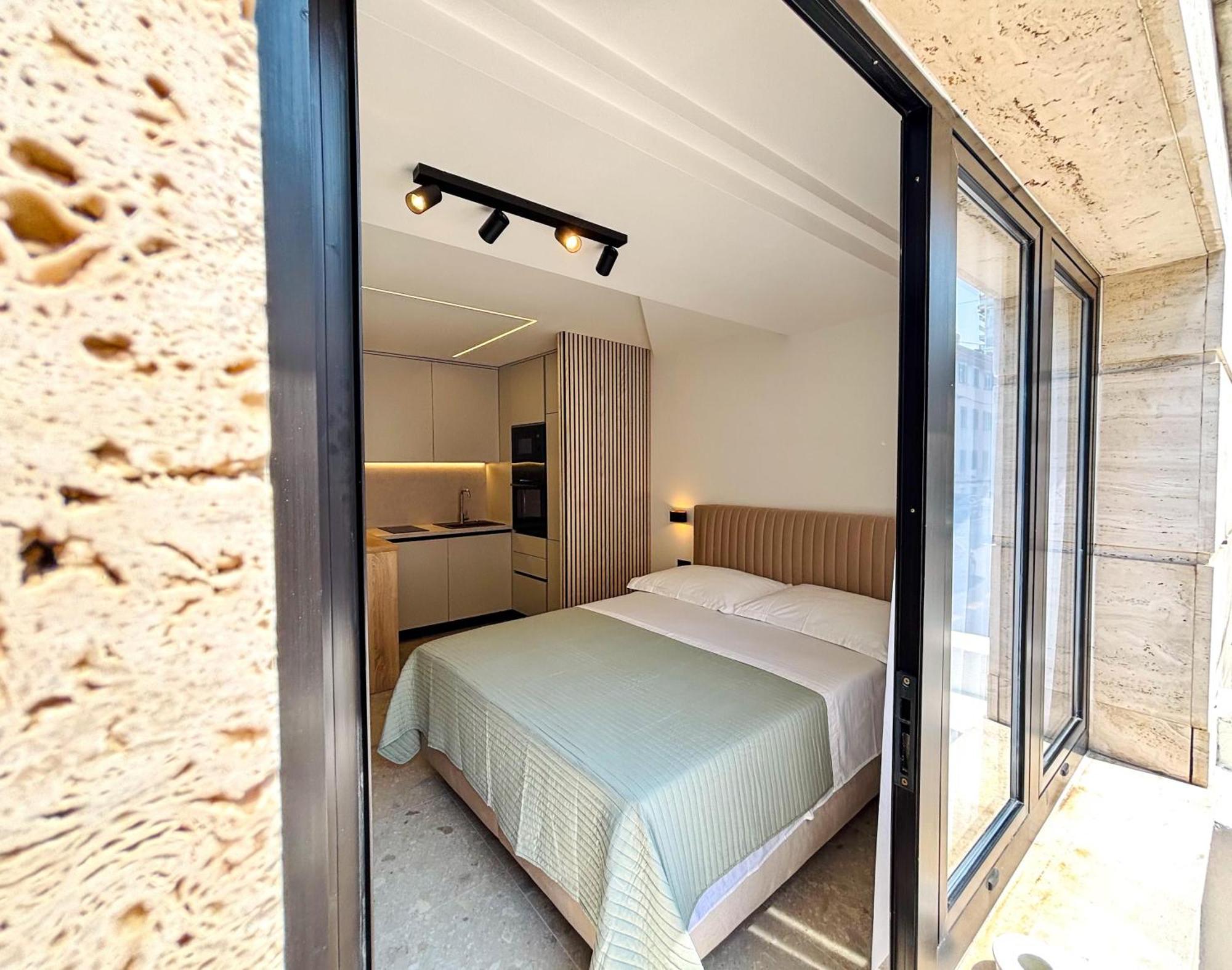 Marthinis Luxury Suites Split Exterior photo