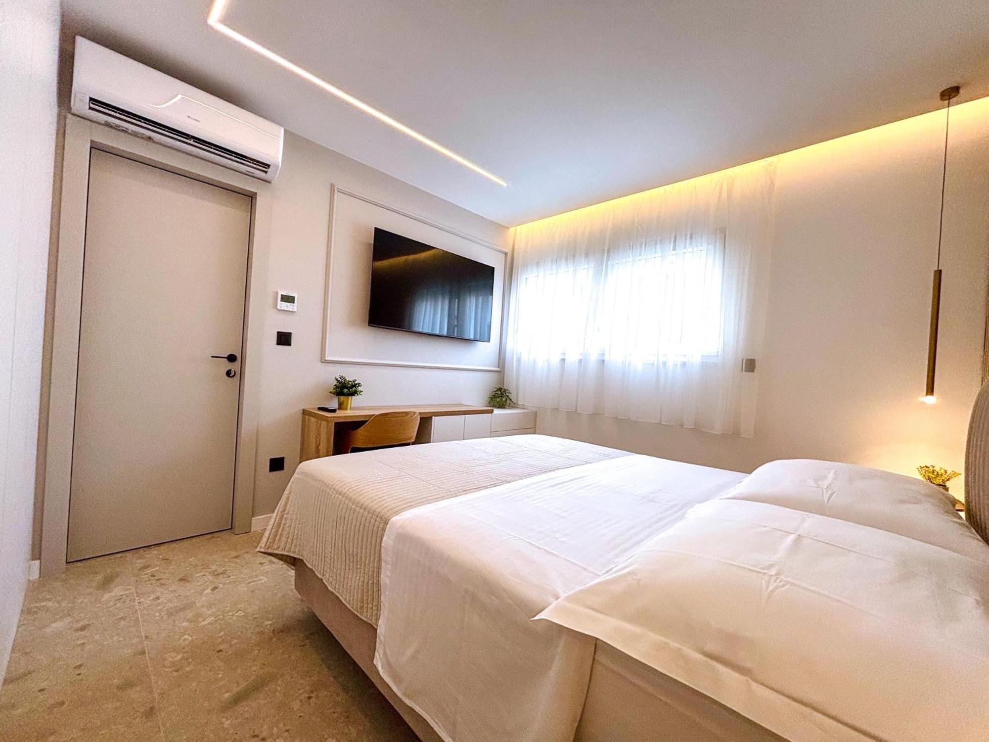 Marthinis Luxury Suites Split Exterior photo