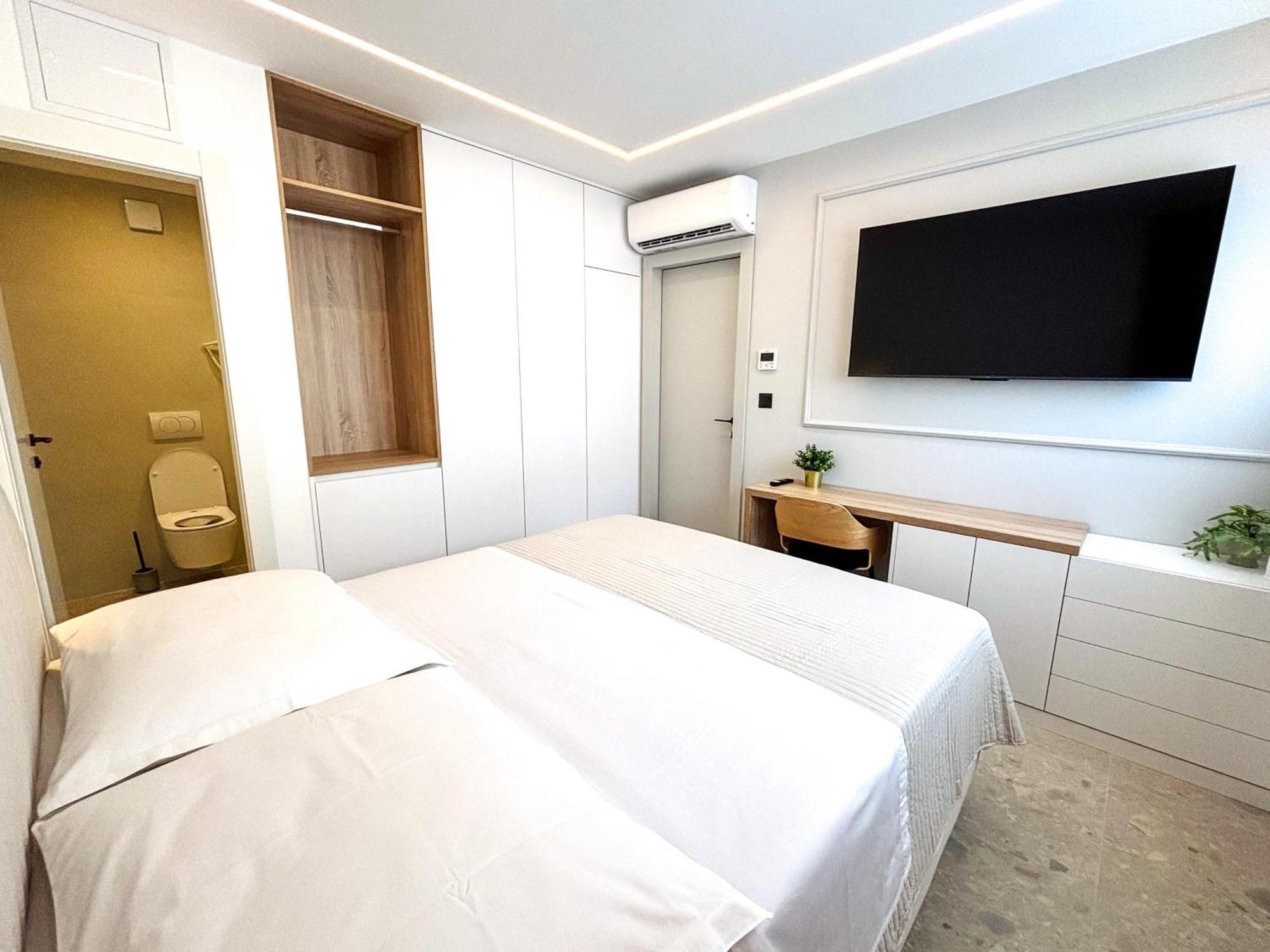 Marthinis Luxury Suites Split Exterior photo