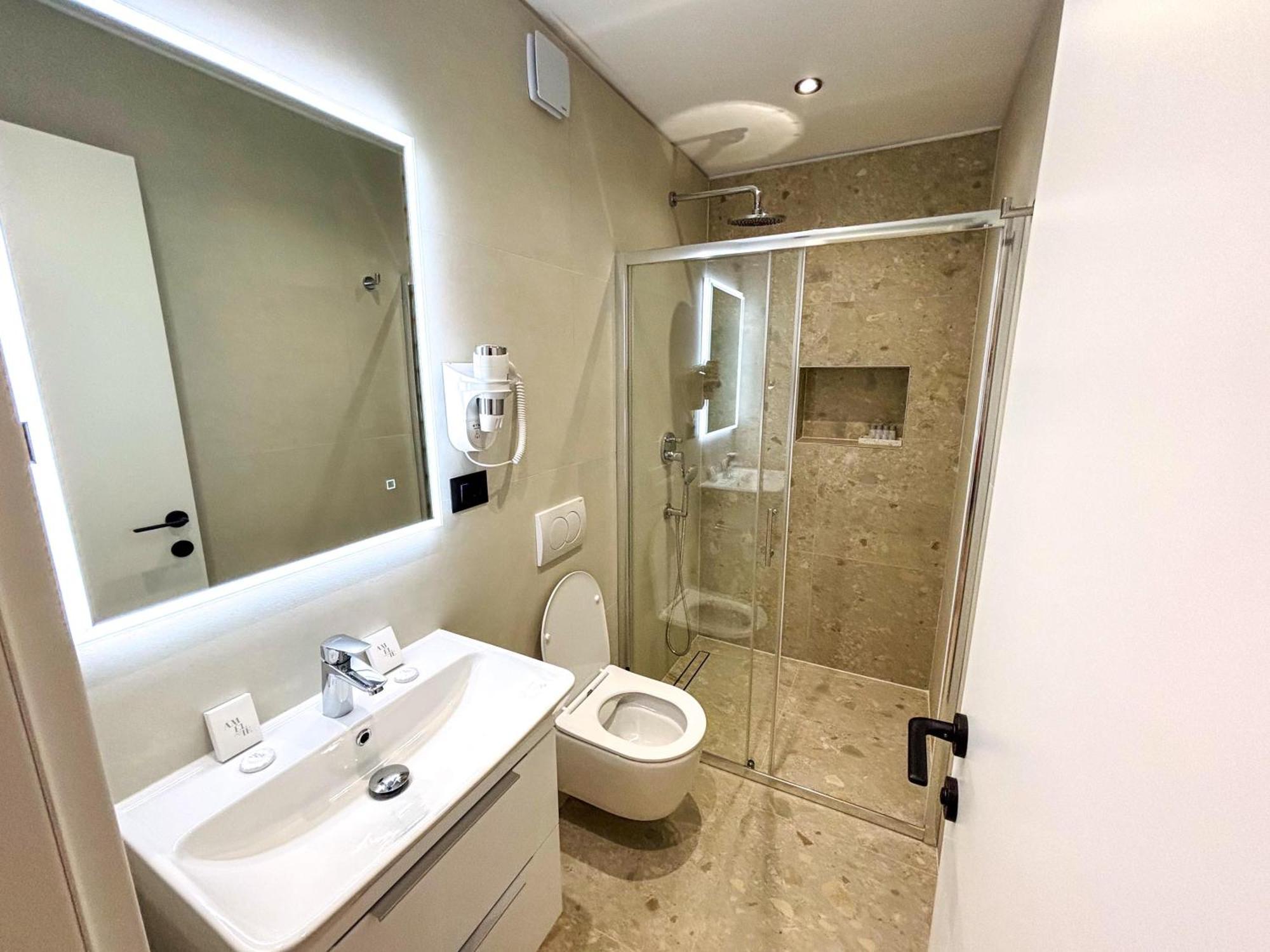 Marthinis Luxury Suites Split Exterior photo